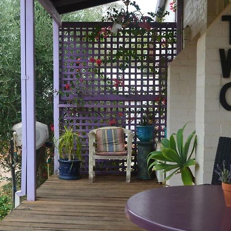 Suites On Avon Йорк Экстерьер фото