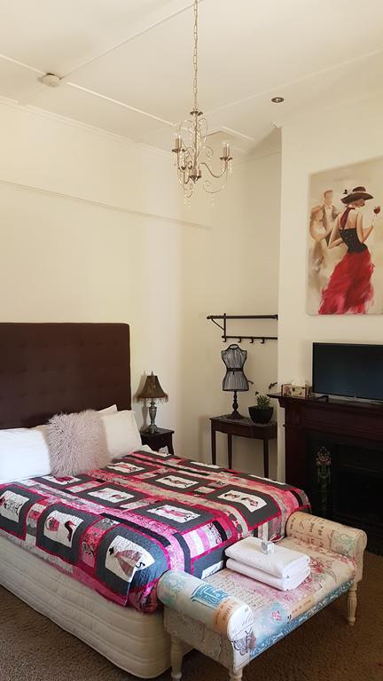 Suites On Avon Йорк Экстерьер фото